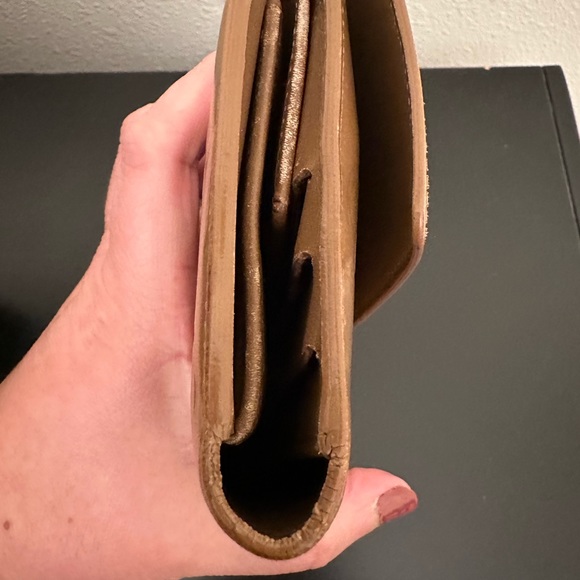 Louis Vuitton wallet - Picture 8 of 11